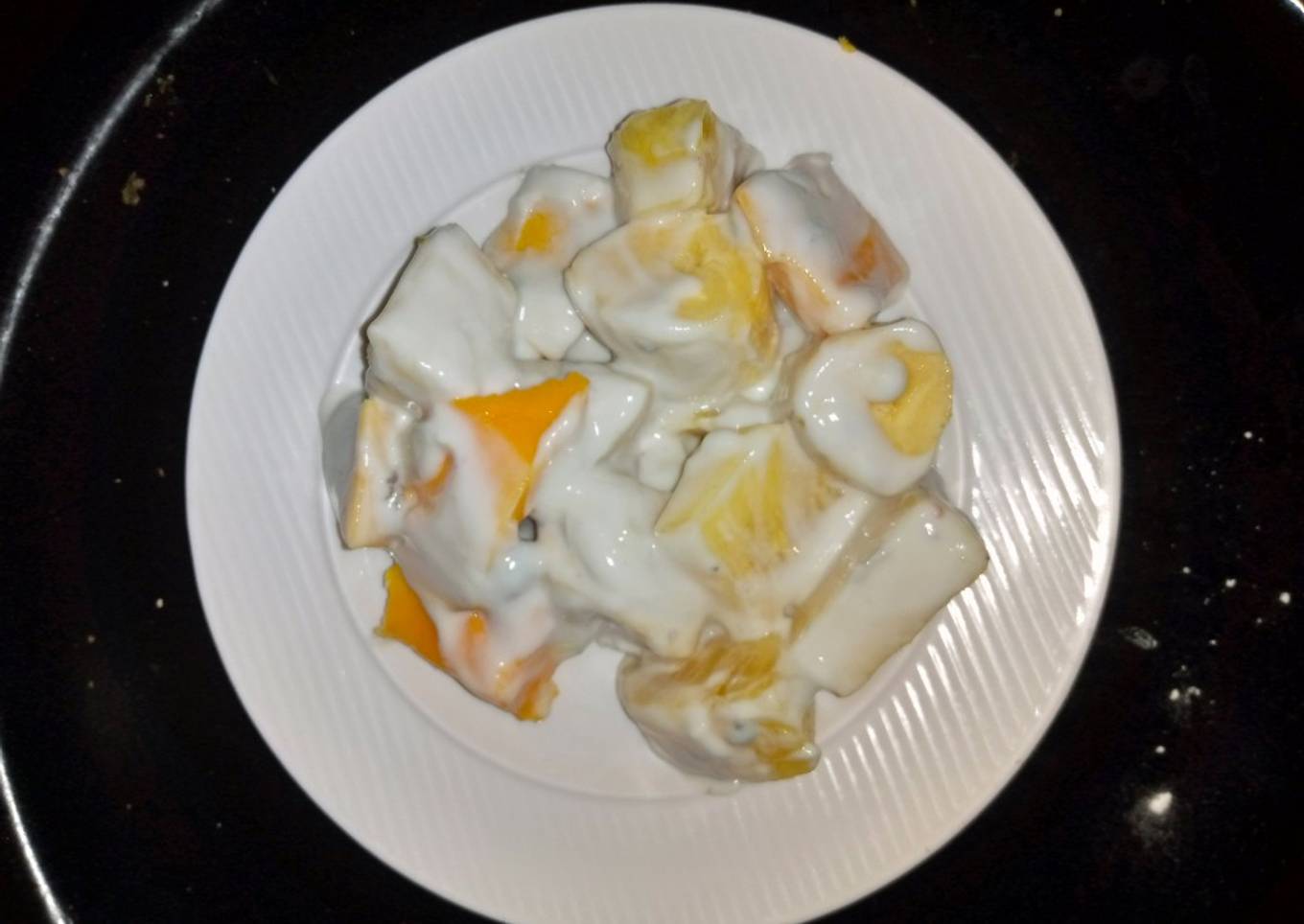 Fruits in yoghurt