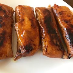 A picture of Turon Filipino Banana Lumpia Dessert.