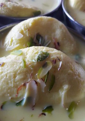 रसमलाई(rasmalai recipe in hindi) रेसिपी मुख्य फोटो