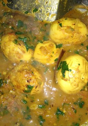 A picture of Egg curry.