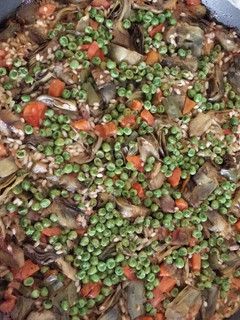 Una foto de Paella de verduras