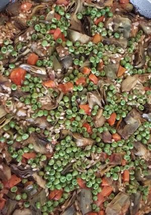 Una foto de Paella de verduras