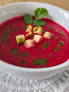 Una foto de Gazpacho de remolacha