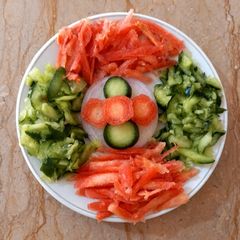 A picture of Salad🥒🥕🥒🥕.