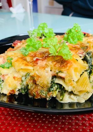 Spenótos-sonkás-tejszínes tészta recept fotója