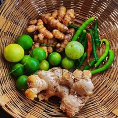 #आंबेहळद_ओलीहळद_आले_मिरची_आवळा_लिंबू_लोणचे 🥭🌶️🥘🌿♥️ A picture of #आंबेहळद_ओलीहळद_आले_मिरची_आवळा_लिंबू_लोणचे 🥭🌶️🥘🌿♥️.