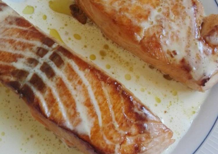 Salmón marinado a la parrilla