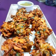 A picture of Mix vegetable pakora.