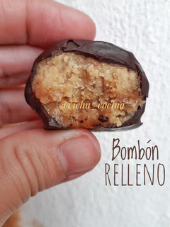 Una foto de Bombón relleno fácil