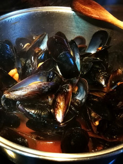 Una foto de Mejillones en salsa de tomate frito a 5 especias