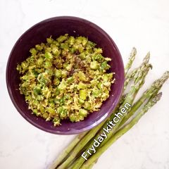 A picture of Asparagus poriyal.