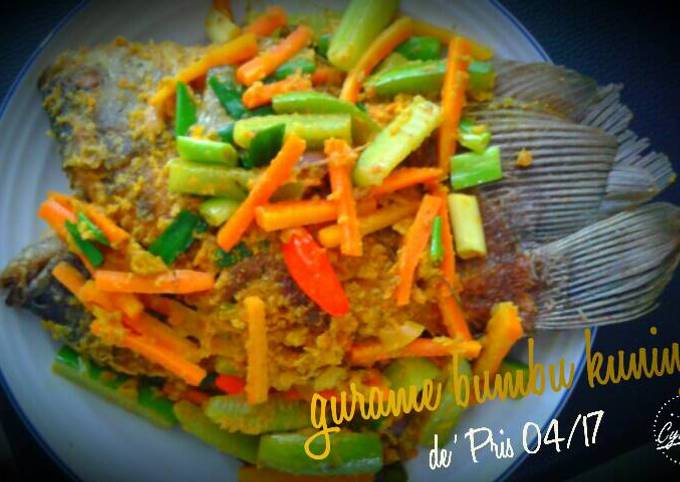 Bagaimana Menyiapkan Gurame bumbu kuning Anti Gagal
