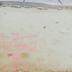 A picture of White sponge cake.
