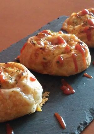 Foto principal de Rollitos de hojaldre rellenos de pollo a la barbacoa