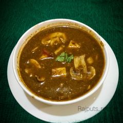 Spinach Curry with mushroom and paneer cottage cheese A picture of Spinach Curry with mushroom and paneer cottage cheese.