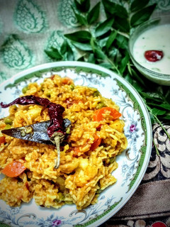 स्वामीनारायण सात्विक खिचडी (swaminarayan satvik khichadi recipe in marathi) रेसिपी चे मुख्य फोटो