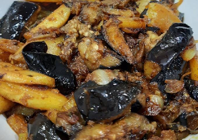 How to Make Quick Aloo baigan sabzi