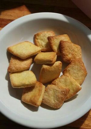 Una foto de Scones cuadrados de naranja