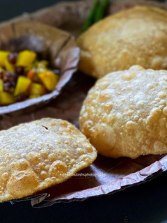 A picture of Sattu Kachori.