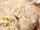 Pizzas caseras estilo Porteño (Pizza Rellena, Jamón crudo con albahaca y Especial)