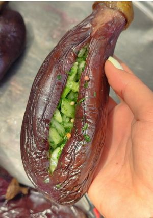 عکسی از دستور ترشی بادمجان شکم پر