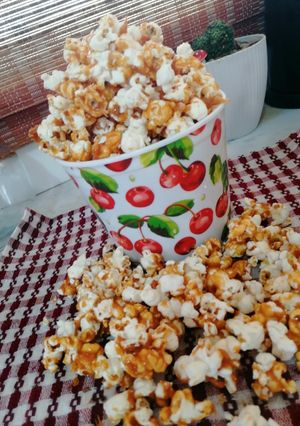 صورة لوصفة بوب كورن بالكراميل كتيير لذيذة