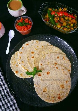 A picture of Pol Roti / Sri Lankan Flatbread.