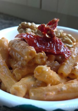 Foto di Pasta con pesto di pomodori secchi