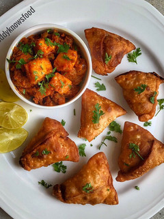A picture of Spicy Paneer Masala Samosas.