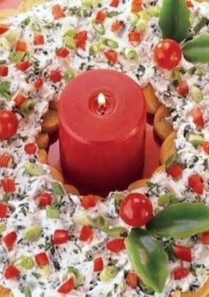 A picture of Brenda's Spinach Dip Crescent Wreath.
