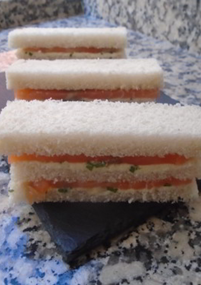 Una foto de Sandwich de salmón ahumado