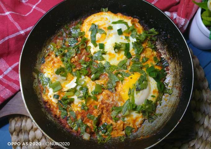 Shakshuka (North African Pouch Egg)