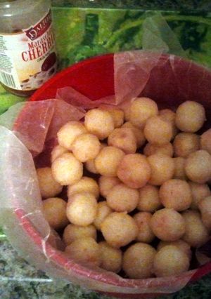 A picture of Yummy cherry balls.