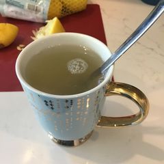 A picture of Honey lemon 🍋.