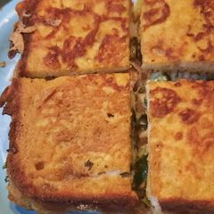 A picture of Cheese pudla sandwich.