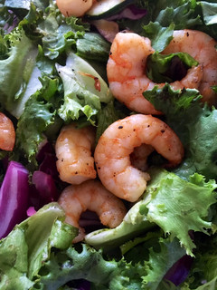 Una foto de Ensalada con camarón