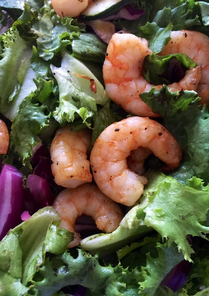 Una foto de Ensalada con camarón