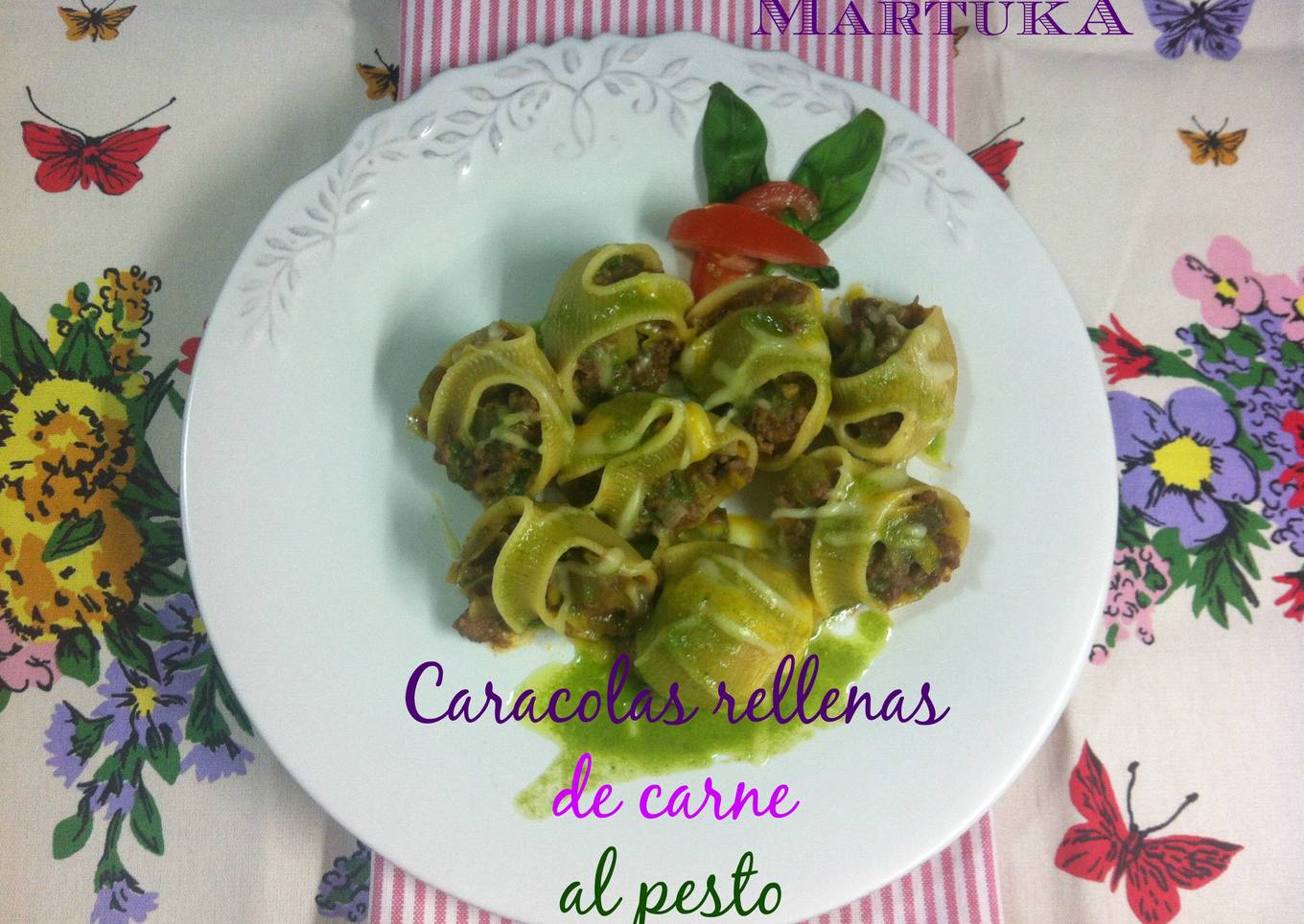 Caracolas rellenas de carne picada al pesto