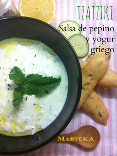 Una foto de Tzatziki (salsa de pepino y yogur griego)