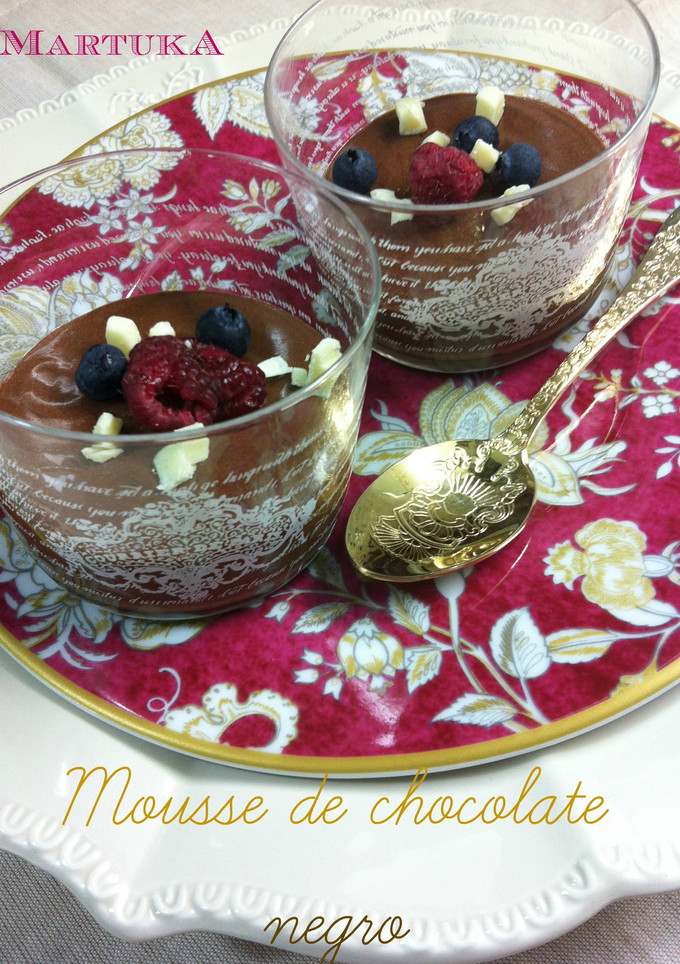 Una foto de Mousse de chocolate negro