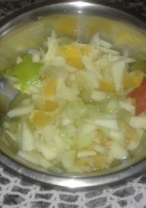Una foto de Ensalada de frutas 🍎🍊🍌🍈🍍