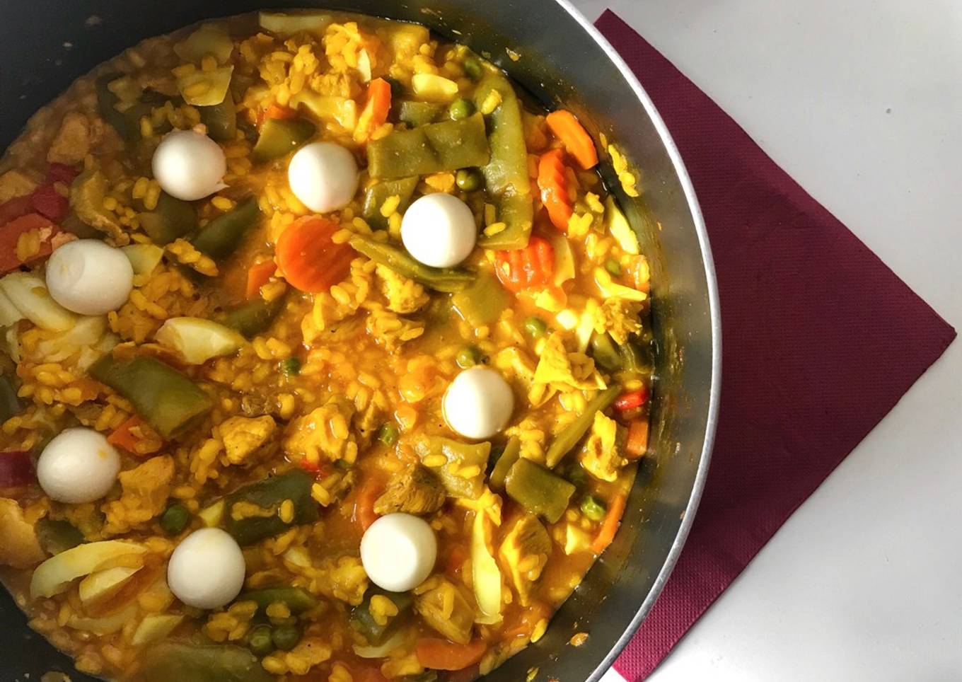 Paella melosa de pollo y verduras