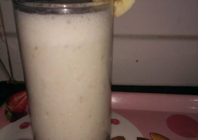 Recipe of Homemade Banana milkshake