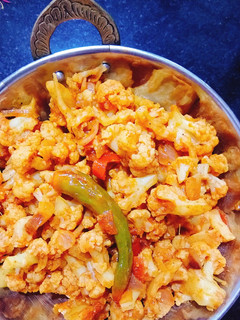 காளிஃபிளவர் வருவல் (cauliflower varuval recipe in Tamil) செய்முறை முக்கிய புகைப்படம்
