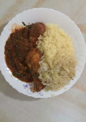 A picture of Rice and chicken stew with cabbage.