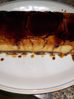 Una foto de Tarta de quesitos, sobaos y caramelo