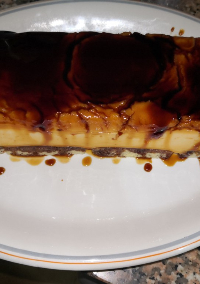 Una foto de Tarta de quesitos, sobaos y caramelo