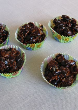 Csokoládégolyók kukoricapehellyel recept fotója