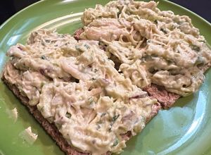 Foto principal de Mezcla de pollo desmenuzado, mayonesa y ‘aguacate’ para bocadillos y tostadas