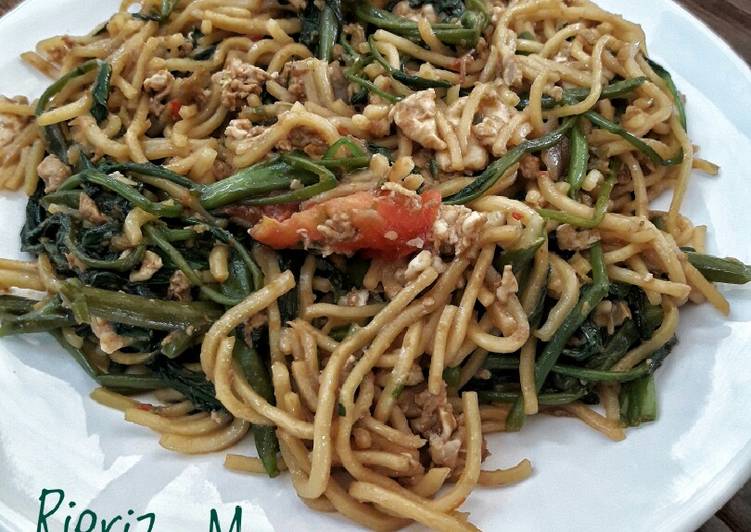 Mie kangkung Belacan / Terasi